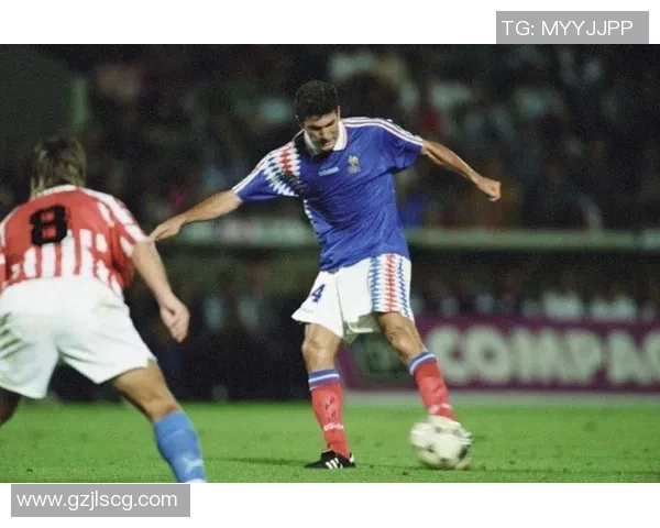 国际足球十大中场球星盘点:他们如何主宰比赛与球场节奏 国际足球十大中场球星盘点:他们如何主宰比赛与球场节奏