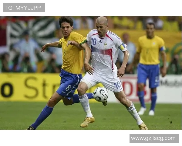 球场传奇瞬间:盘点全球顶级足球明星的精彩瞬间与精彩表现 球场传奇瞬间:盘点全球顶级足球明星的精彩瞬间与精彩表现