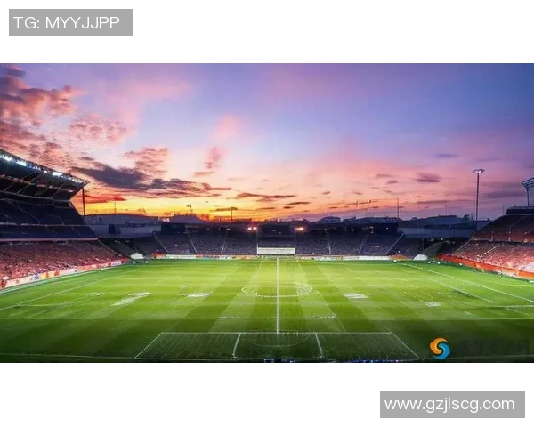 足坛巨星高清美图欣赏记录绿茵场上的激情与荣耀瞬间 足坛巨星高清美图欣赏记录绿茵场上的激情与荣耀瞬间